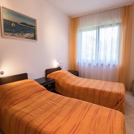 Laura * マトゥリ